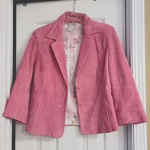 Pink suede jacket with 3/4 sleeves. Size M